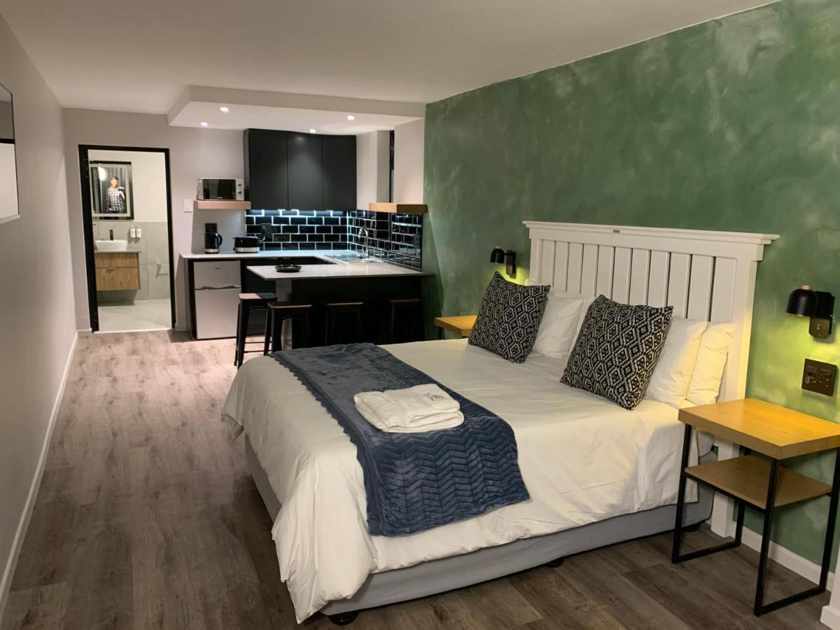 شرق لندن Coral Wood Self Catering Suites And B&B المظهر الخارجي الصورة
