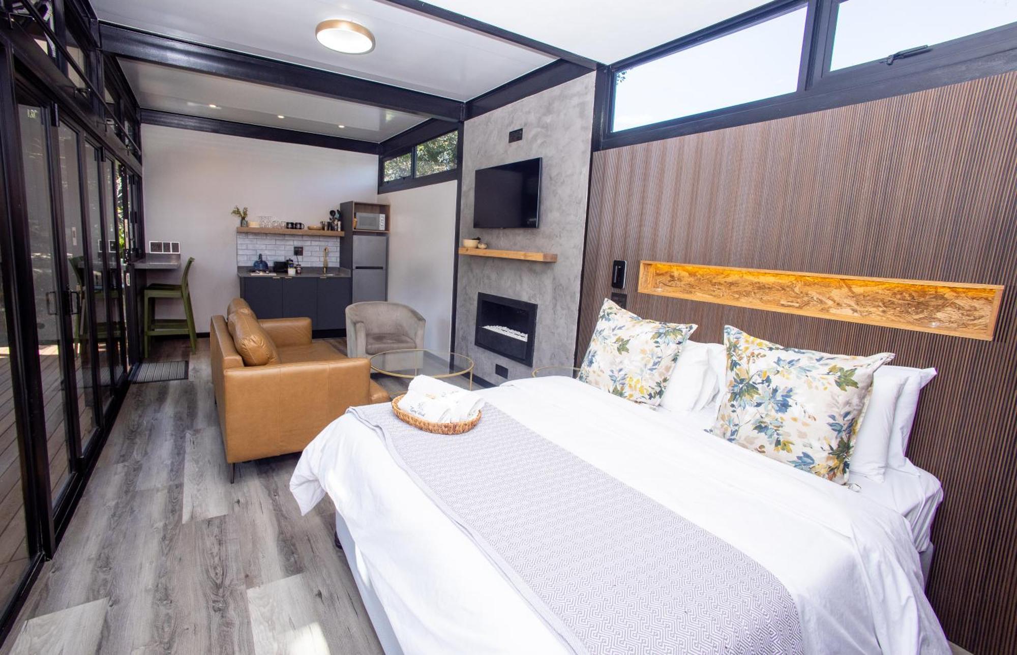 شرق لندن Coral Wood Self Catering Suites And B&B المظهر الخارجي الصورة
